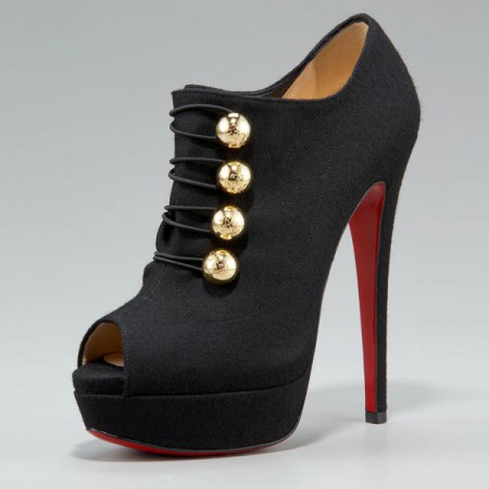 Zwarte hoge hakken met knopen erop Louboutin met platform en 8 knopen ::  High heels